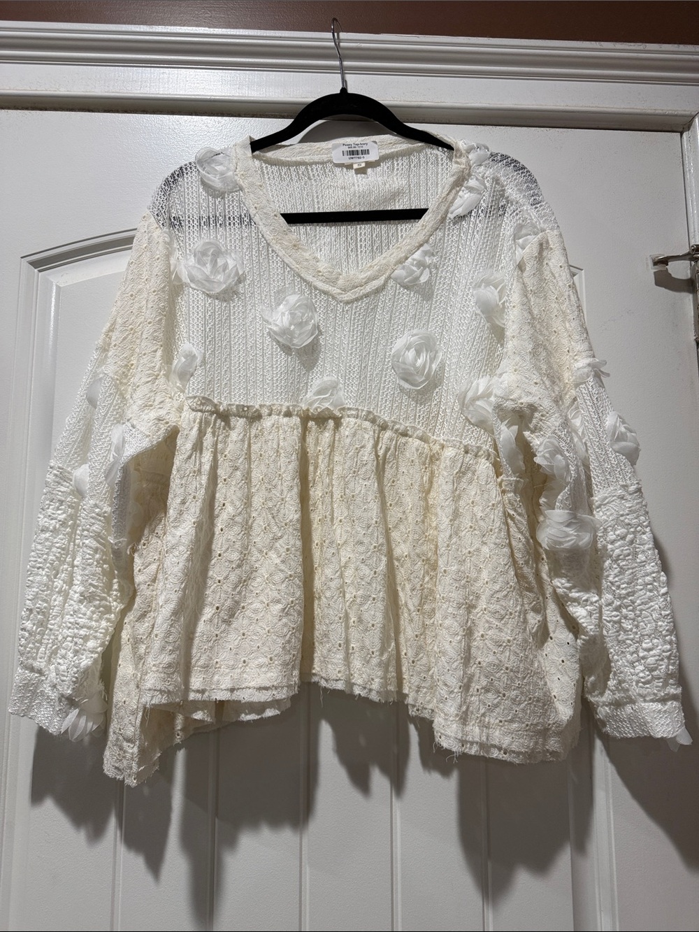 POL Ivory Floral Appliqué Peplum V-Neck Tunic